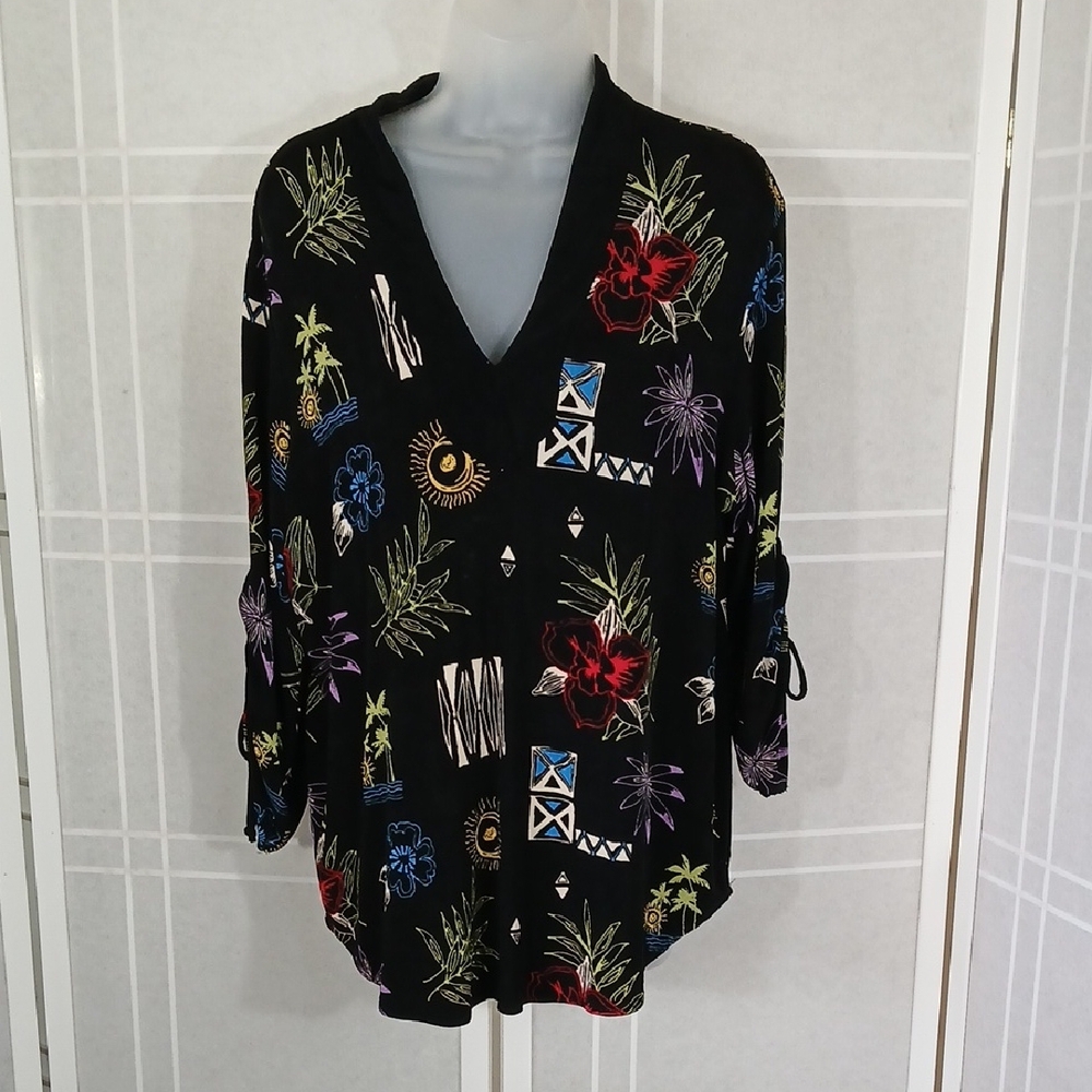 Black Knit "Traveler" Top With Stylish Sleeves